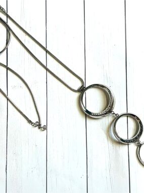 NEW NWOT Chico’s Silver Rhinestone Ring Pendant Adjustable Slide Necklace